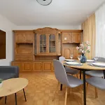 Apartment Comfy & Spacious By Renters Warschau