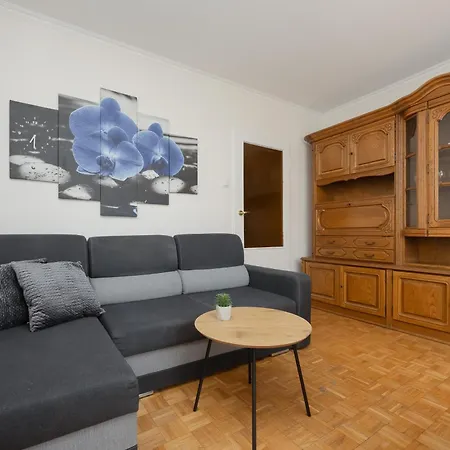 Apartment Comfy & Spacious By Renters Warschau