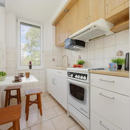 Comfy & Spacious By Renters Apartman Varsó
