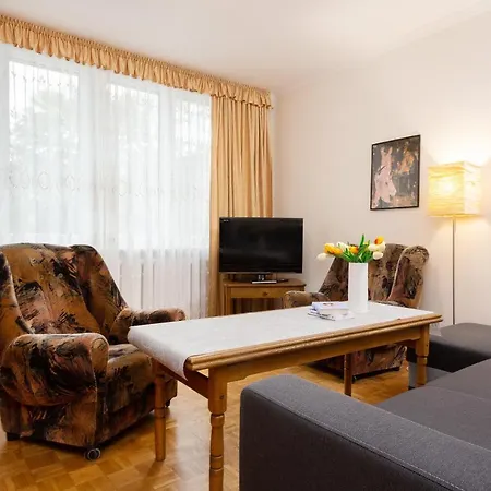 Apartman Comfy & Spacious By Renters