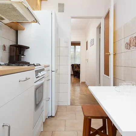 아파트 Comfy & Spacious By Renters *