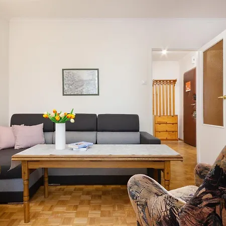 Comfy & Spacious By Renters Apartment